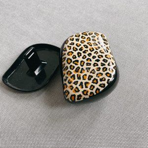 9.8/10 new tangle teezer portable brush